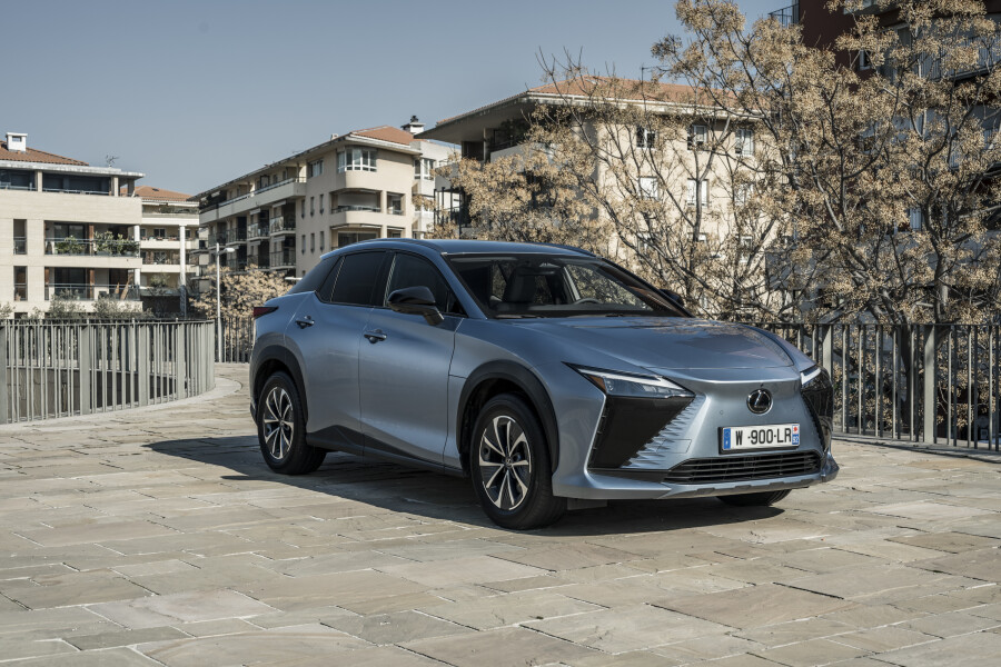 THE NEW ALL-ELECTRIC LEXUS RZ 450e