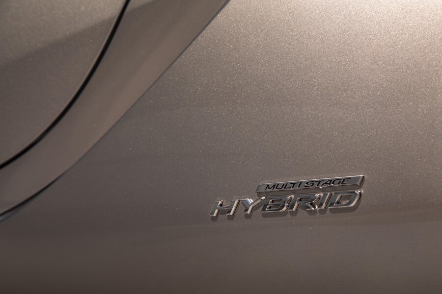 LEXUS INTRODUCES THE LC 500 HYBRID COUPE: A PERFECT BLEND OF POWER AND EFFICIENCY
