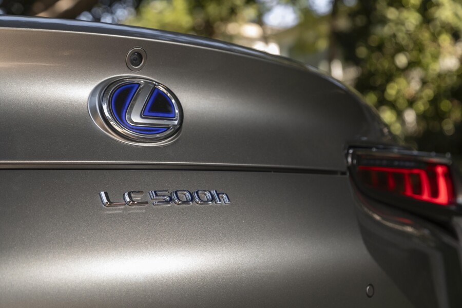LEXUS INTRODUCES THE LC 500 HYBRID COUPE: A PERFECT BLEND OF POWER AND EFFICIENCY