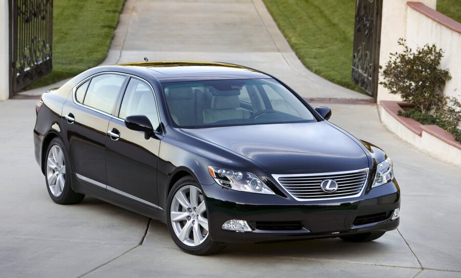 CELEBRATING 35 YEARS OF LEXUS: FROM DISRUPTOR TO INNOVATOR TO GAME-CHANGER