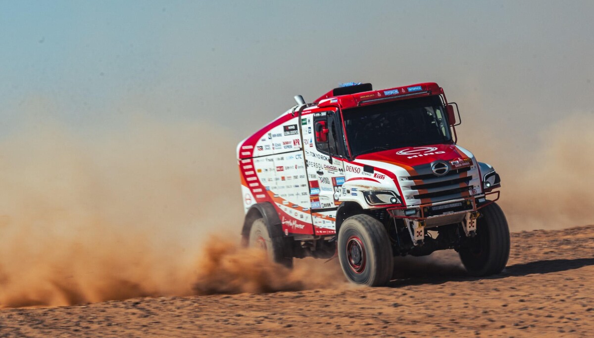 HINO SCORES 34TH CONSECUTIVE FINISH IN DAKAR RALLY