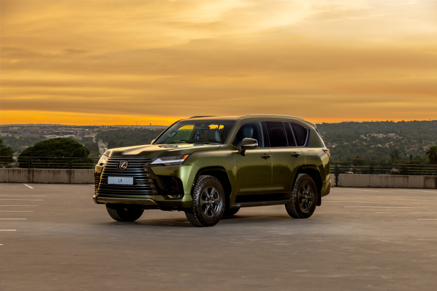 Lexus LX 700h