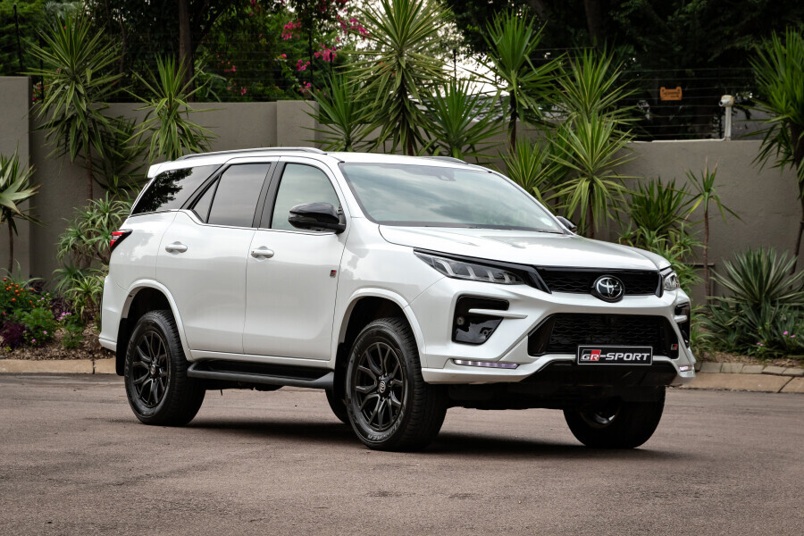 Toyota Fortuner GR-S