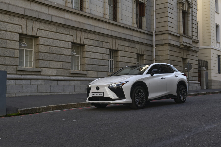 Lexus RZ 500e