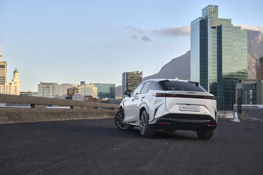 Lexus RZ 500e