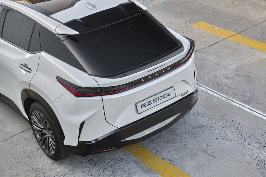 Lexus RZ 500e