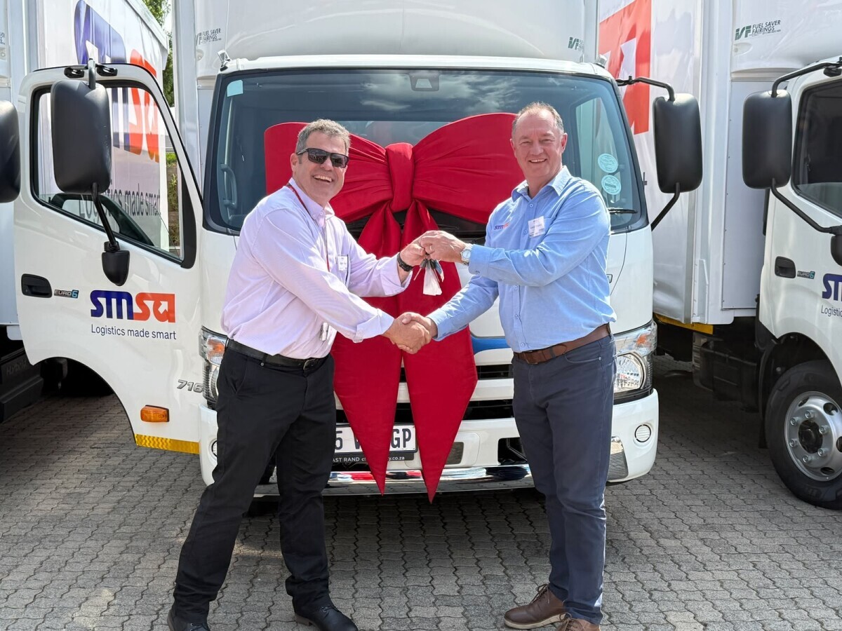 SMSA LOGISTICS ADDS MORE HINO 300 HYBRIDS TO ITS FLEET